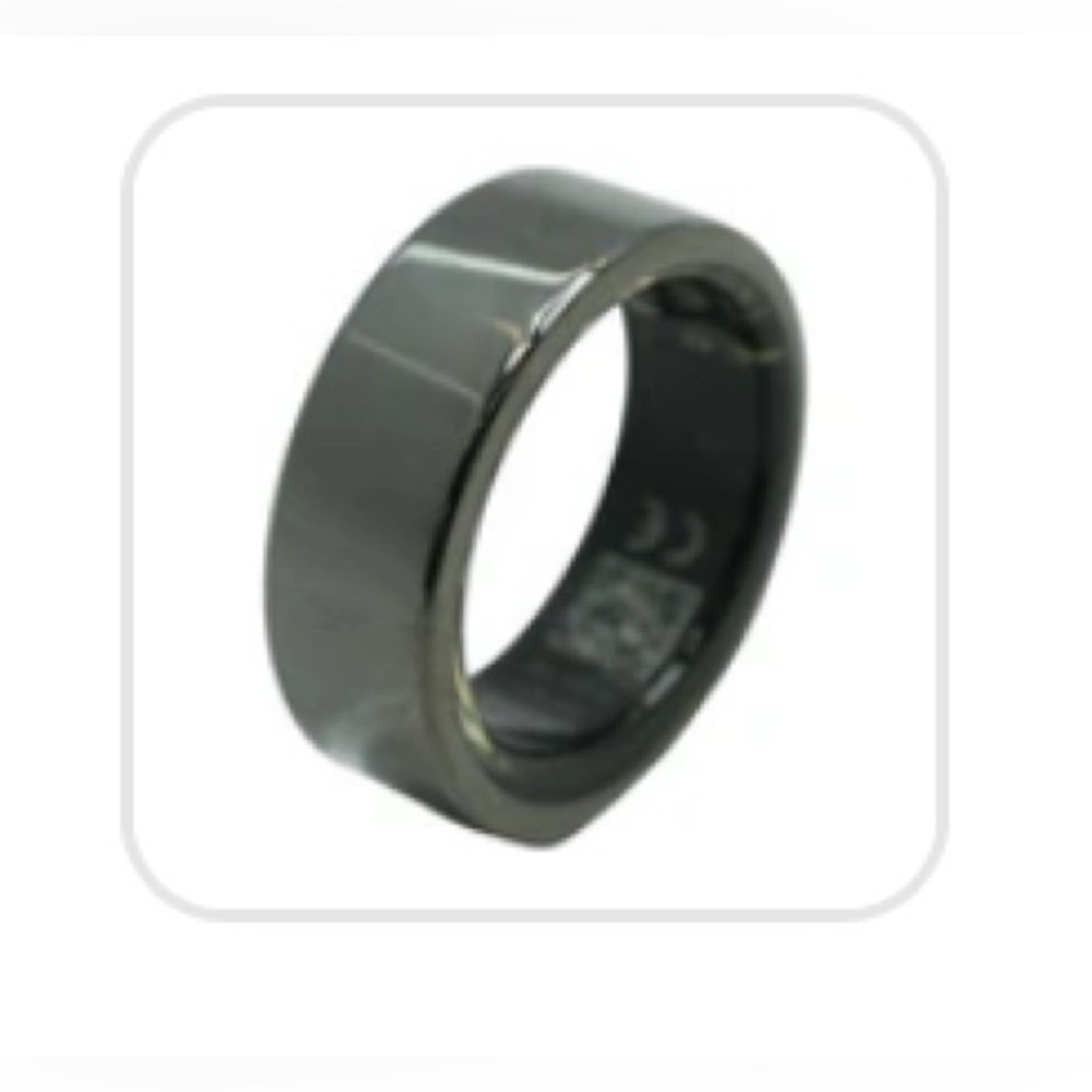 Oura Black Smart Ring Gen 3 Size 8 with charger - like new -excellent condition!